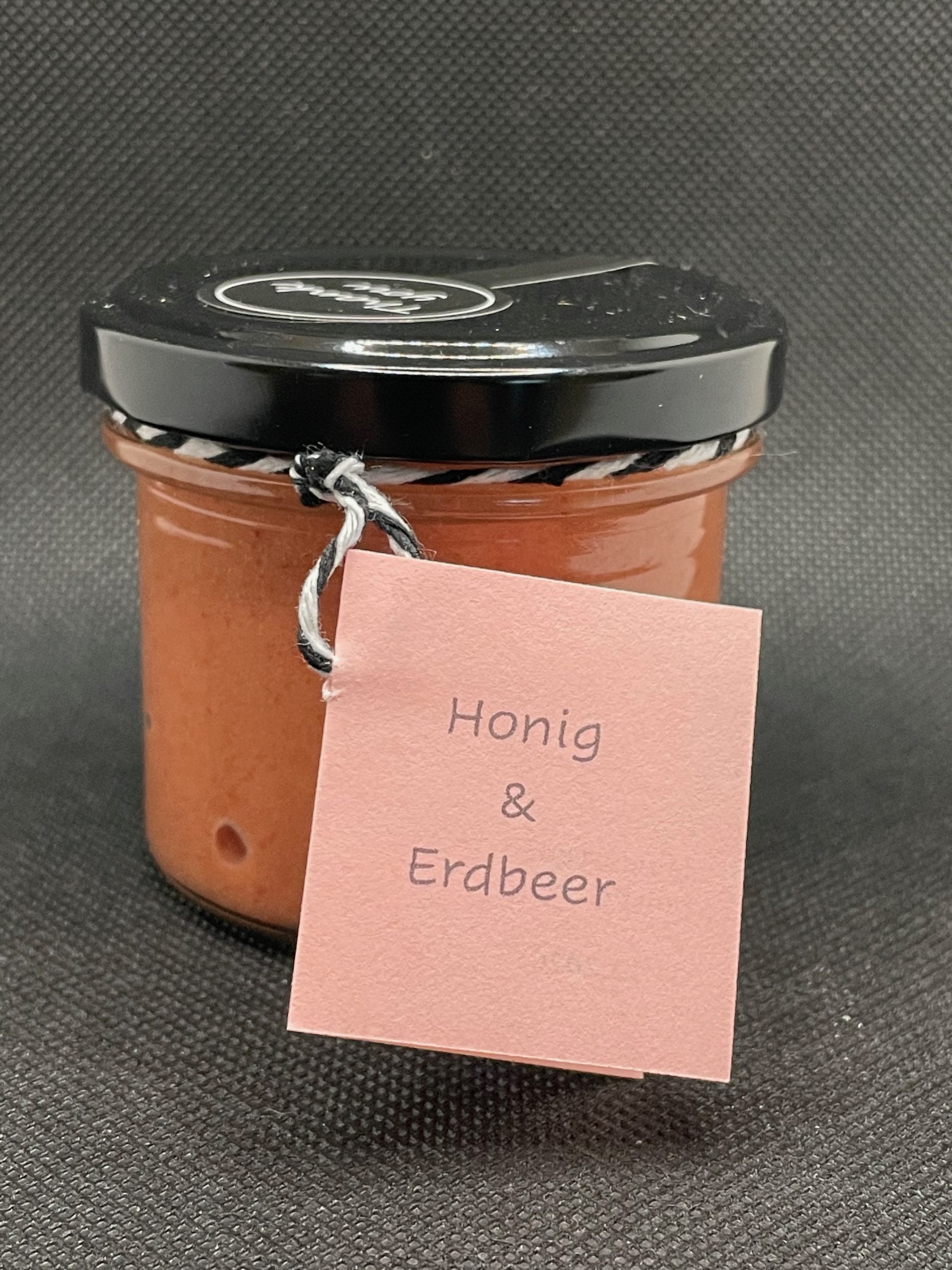 Honigzubereitung - Honig mit Erdbeeren